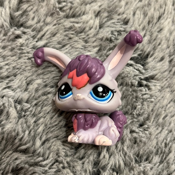 Littlest Pet Shop # 1815  Read - Picture 2 of 9